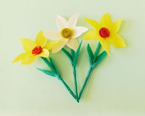 How to Make Paper Daffodils - Easy Daffodil Craft for Kids